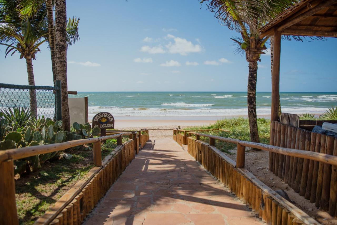 Flat Guarajuba Beira Da Praia Pe Na Areia Ngoại thất bức ảnh