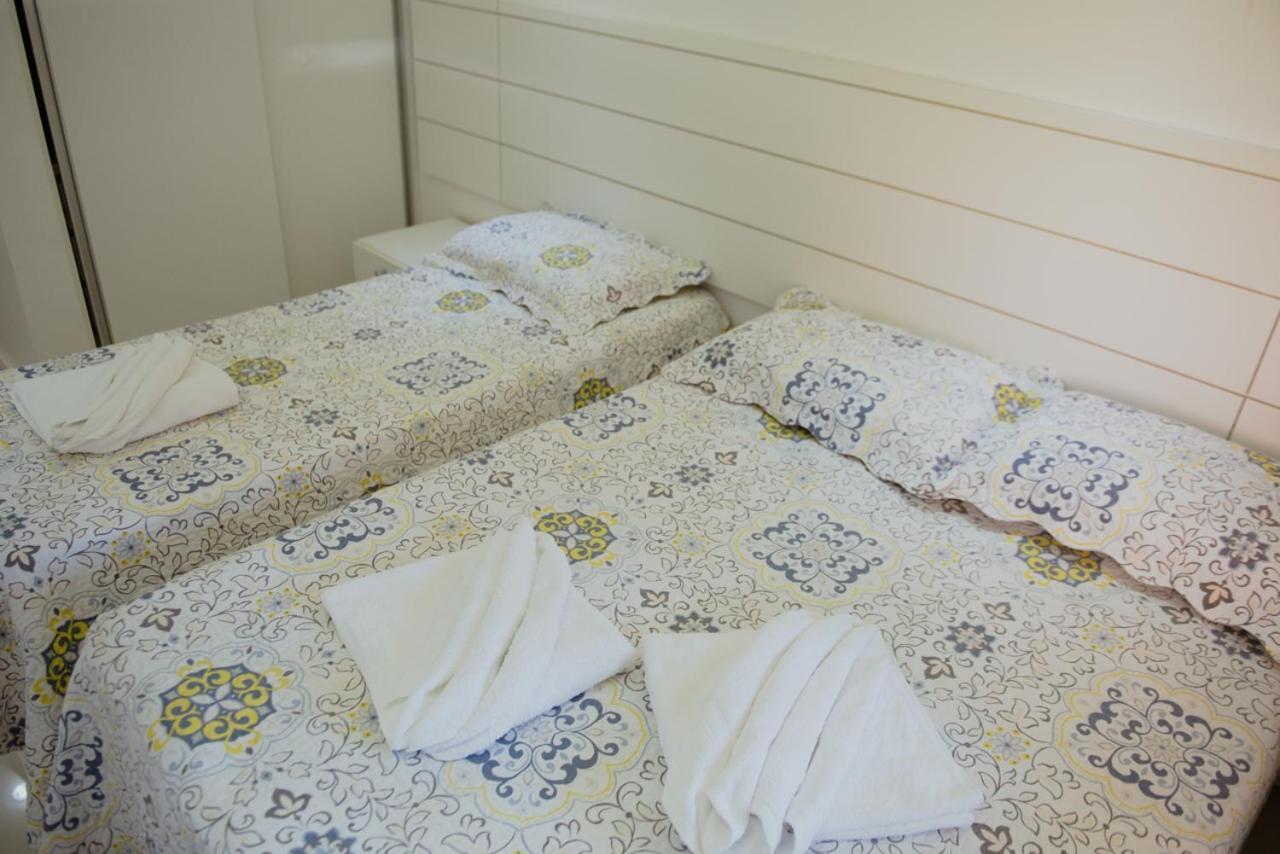 Flat Guarajuba Beira Da Praia Pe Na Areia Ngoại thất bức ảnh